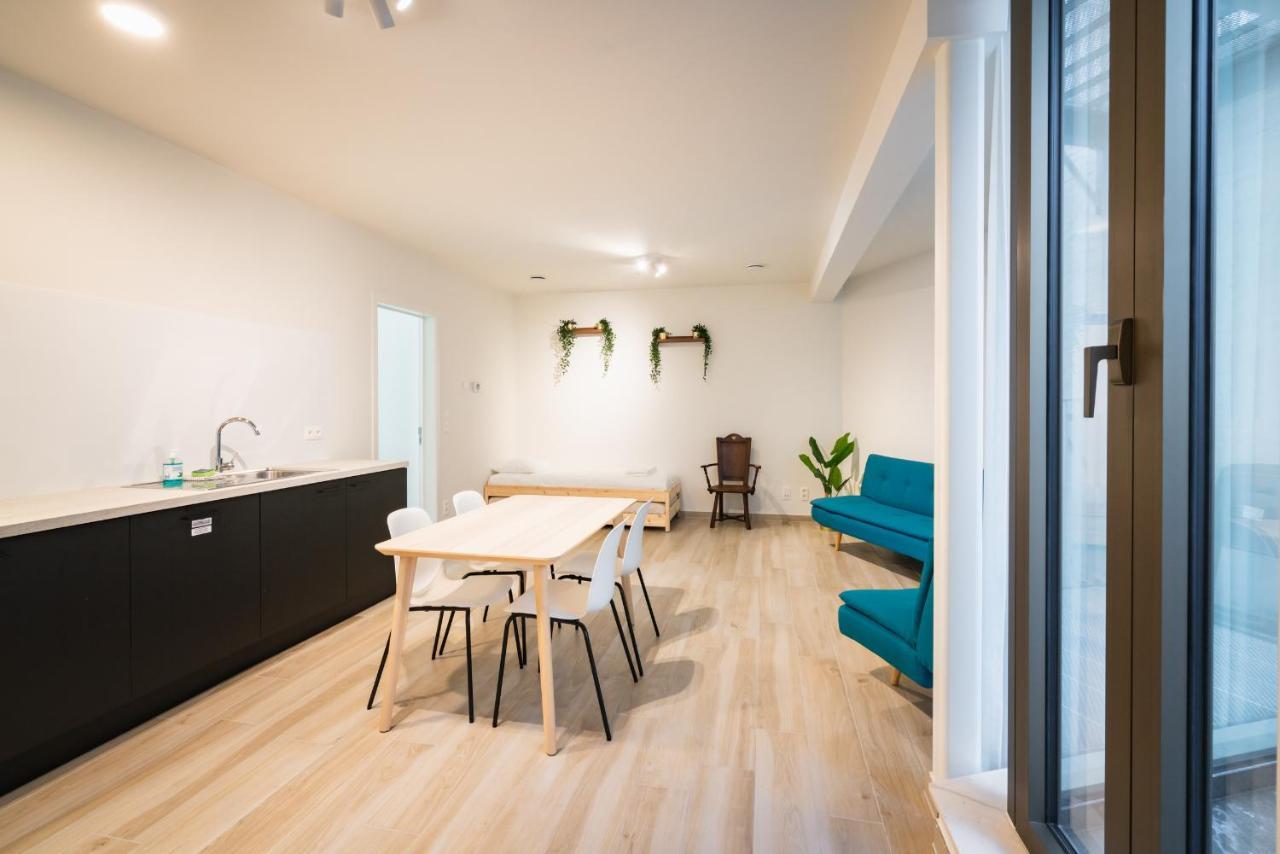 Opera Square Apartments In The Center Of Antwerp Exterior photo